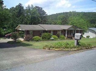 920 Pinecliff Dr, Oxford, AL 36203