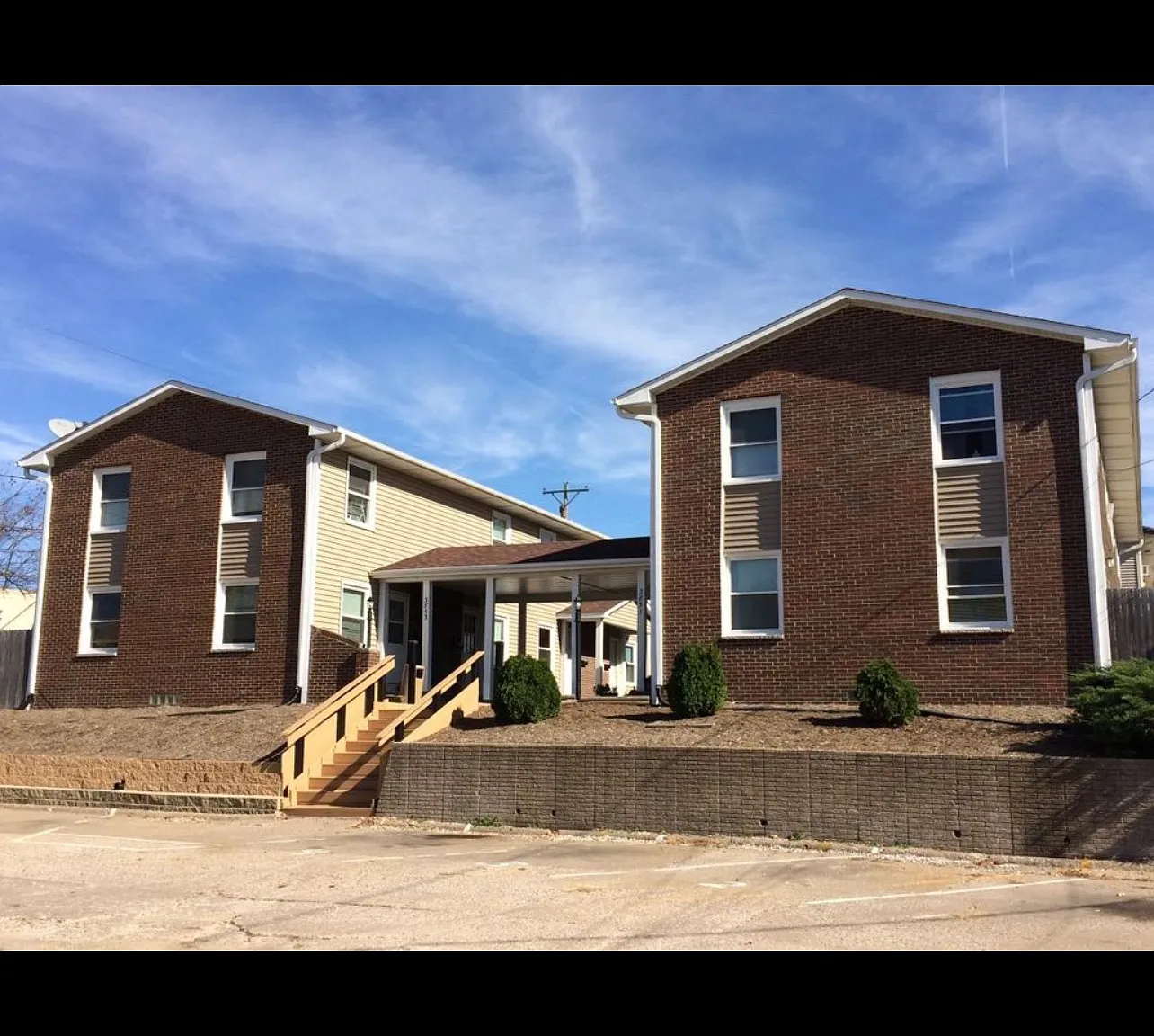 2 bed, 900 sqft, $825 — Photo 1
