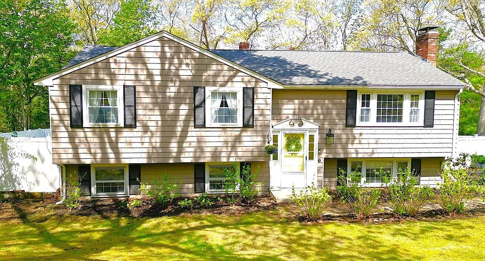1st image of 31 Lantern Ln
