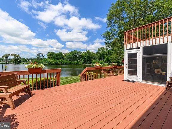 5th image of 23167 Lakeview Dr