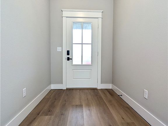 3rd image of 308 White Oak St
