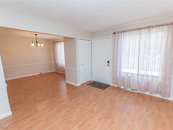 5th image of 859 Tollis Pkwy #5