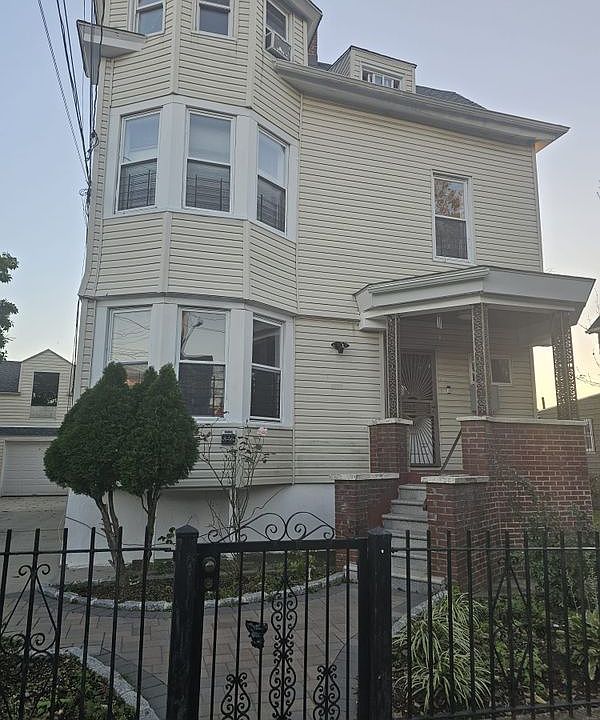 1st image of 846 E 215th St APT 2