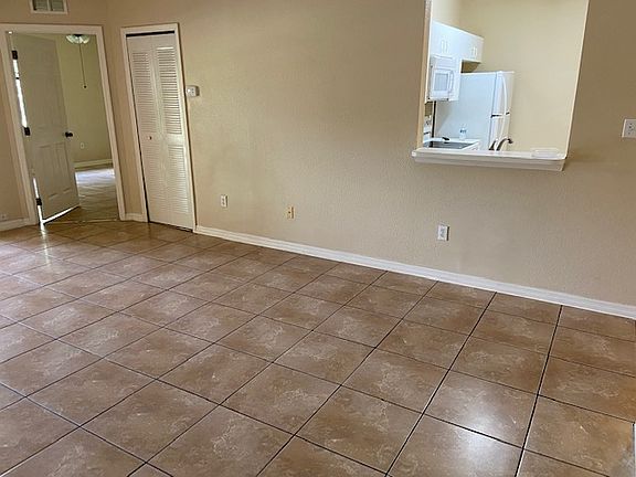3rd image of 13220 Galicia St APT 205