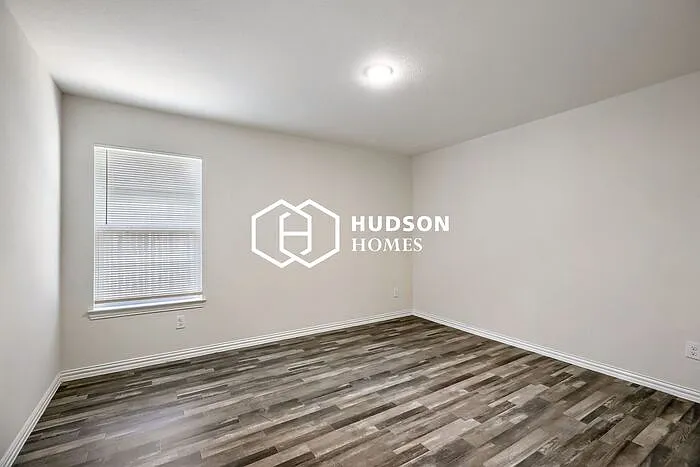 1415 S Austin St — Photo 11