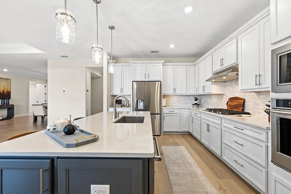 3 bed, 3.0 bath, 2707 sqft, $3,100 — Photo 3