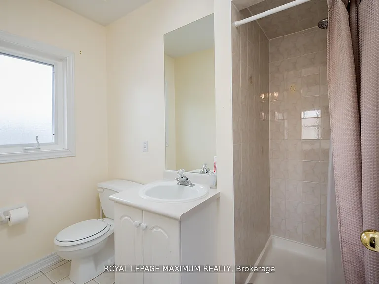 195 Gidleigh Park Cres W — Photo 17