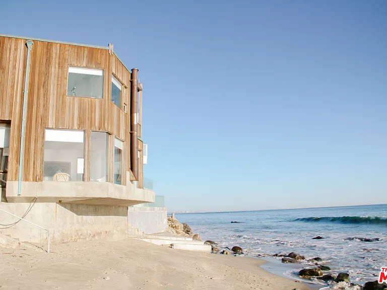 24150 Malibu Rd — Photo 37