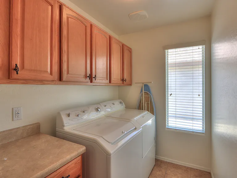 2350 E Santiago Trl — Photo 12