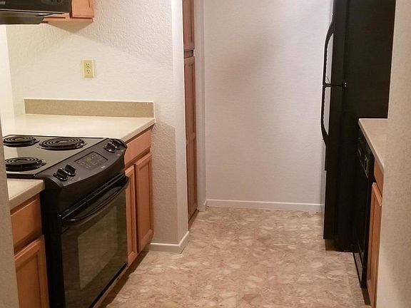2nd image of 520 E Royal Palms Dr