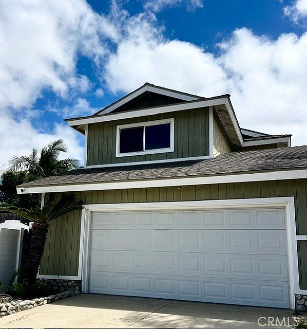 1st image of 978 Modjeska Cir