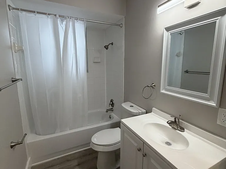 524 Bay St NE #5 — Photo 12