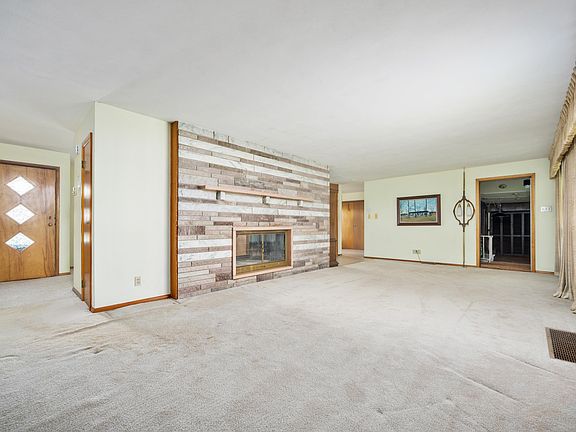4th image of 12490 W County Road 550 S