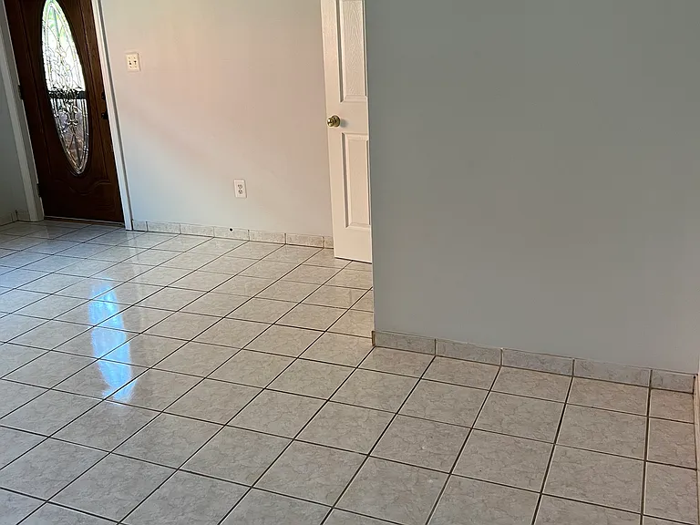 618 Geranium St NW #1 — Photo 8