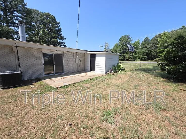 1516 Gregory St — Photo 32