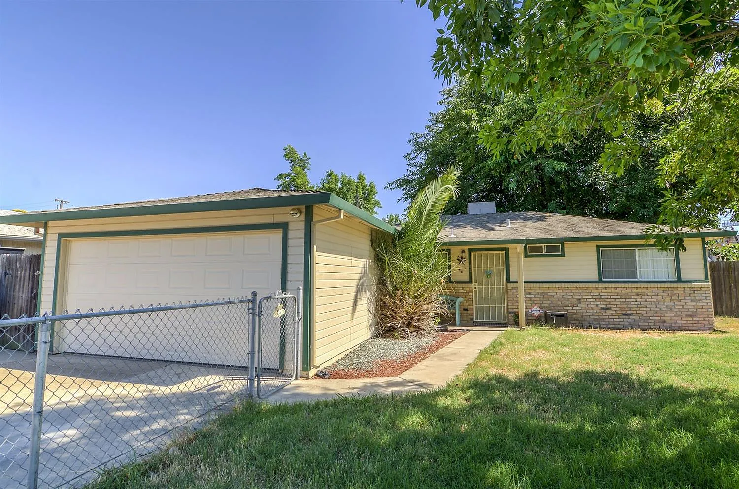 700 Dabney Ave photo 1