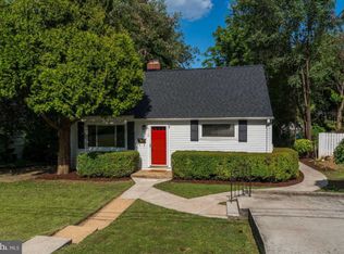 3119 Chepstow Ln, Falls Church, VA 22042