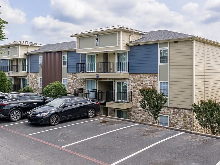 Residences at Overlook — Photo 49