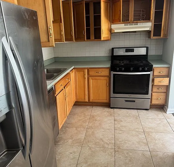 6455 Heritage Hill Dr — Photo 2