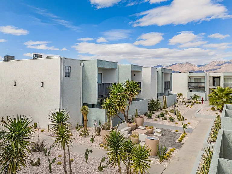 Echo Luxury Apartments — Photo 131