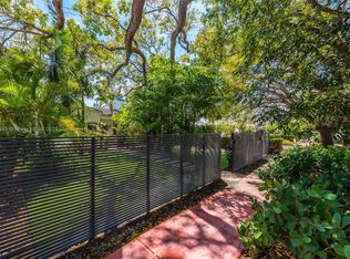 550 W 50th St, Miami Beach, FL 33140