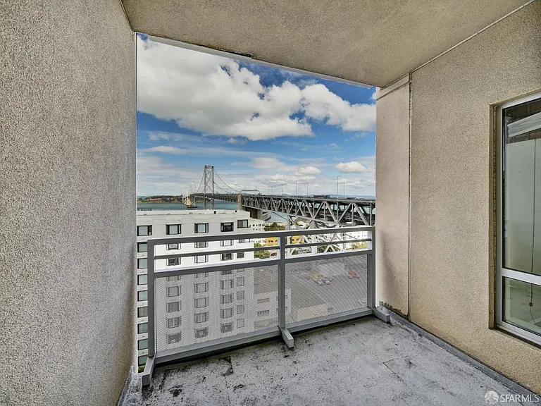 400 Beale St #1707 — Photo 32