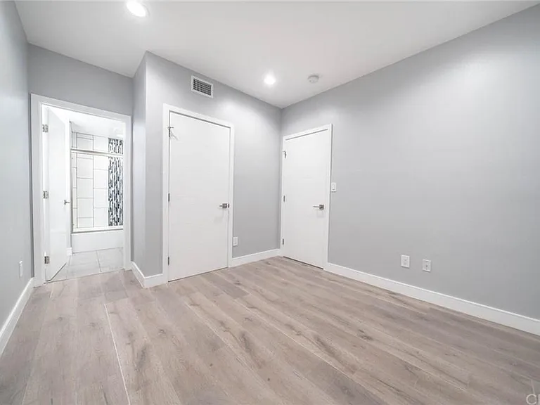 4820 Saint Charles Pl — Photo 9