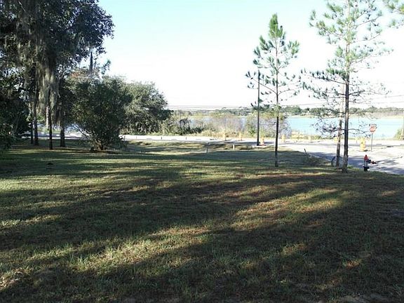 2nd image of 1000 Leone Dr E