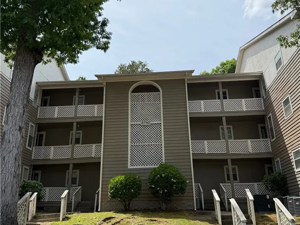 6792 Willowbrook Dr APT 16, Fayetteville, NC 28314