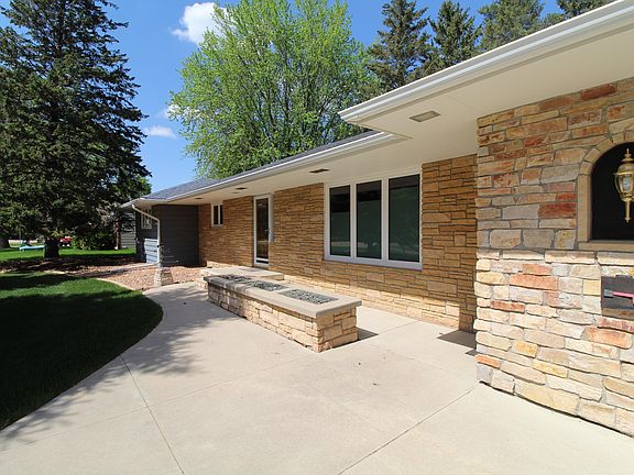 4th image of 1130 Skyline Dr