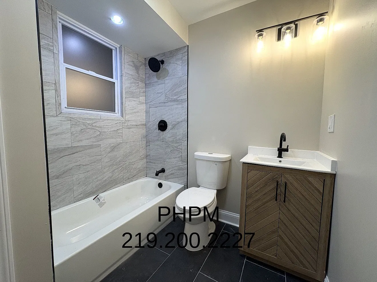 4 bed, 2500 sqft, $1,950 — Photo 2
