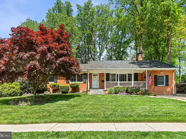 1004 Mountfort Ct SW, Vienna, VA 22180