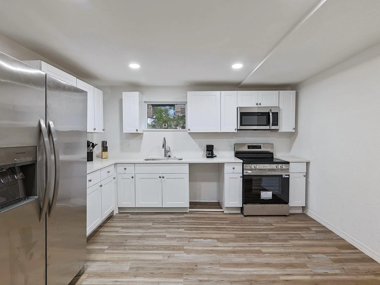 4 bed, 3.0 bath, 1900 sqft, $905 — Photo 4