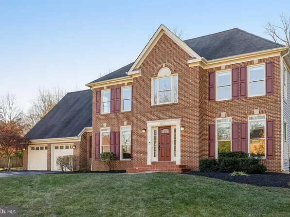 677 Old Hunt Way, Herndon, VA 20170