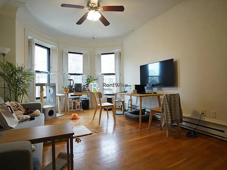 531 Beacon St #D2 — Photo 8