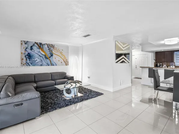 9371 Fontainebleau Blvd APT I235, Miami, FL 33172