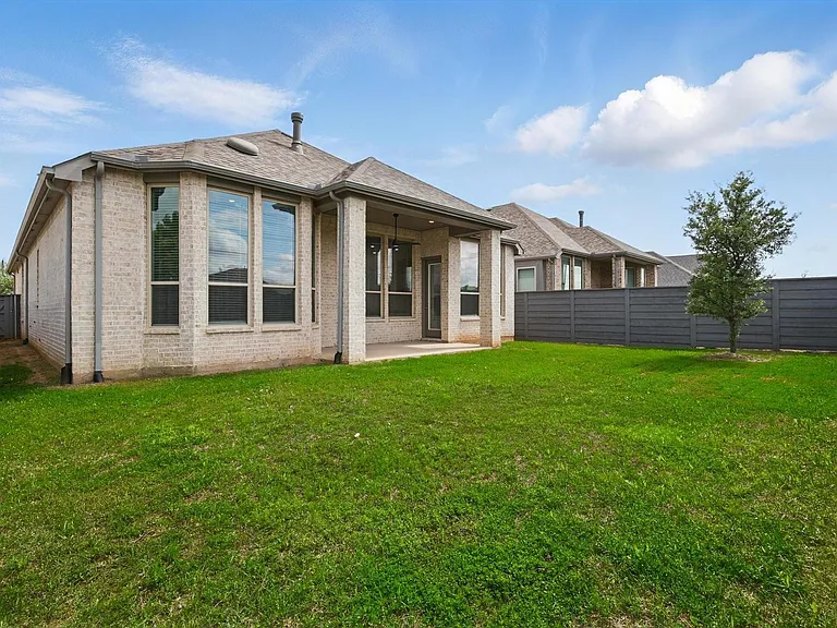 1100 Parkstone Dr — Photo 23