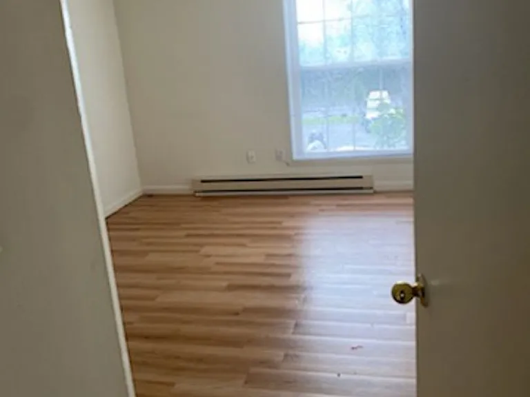 University Park Apartments near Cornell University — Photo 686