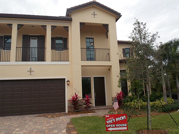 2nd image of 1112 Post Oak Way