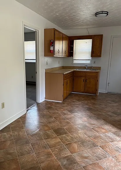 940 Jennelle Rd — Photo 4