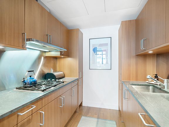 4th image of 450 E 83rd St APT 11C
