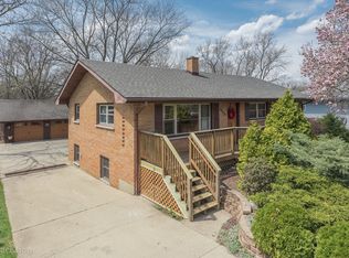 5826 Lee Ave, Downers Grove, IL 60516