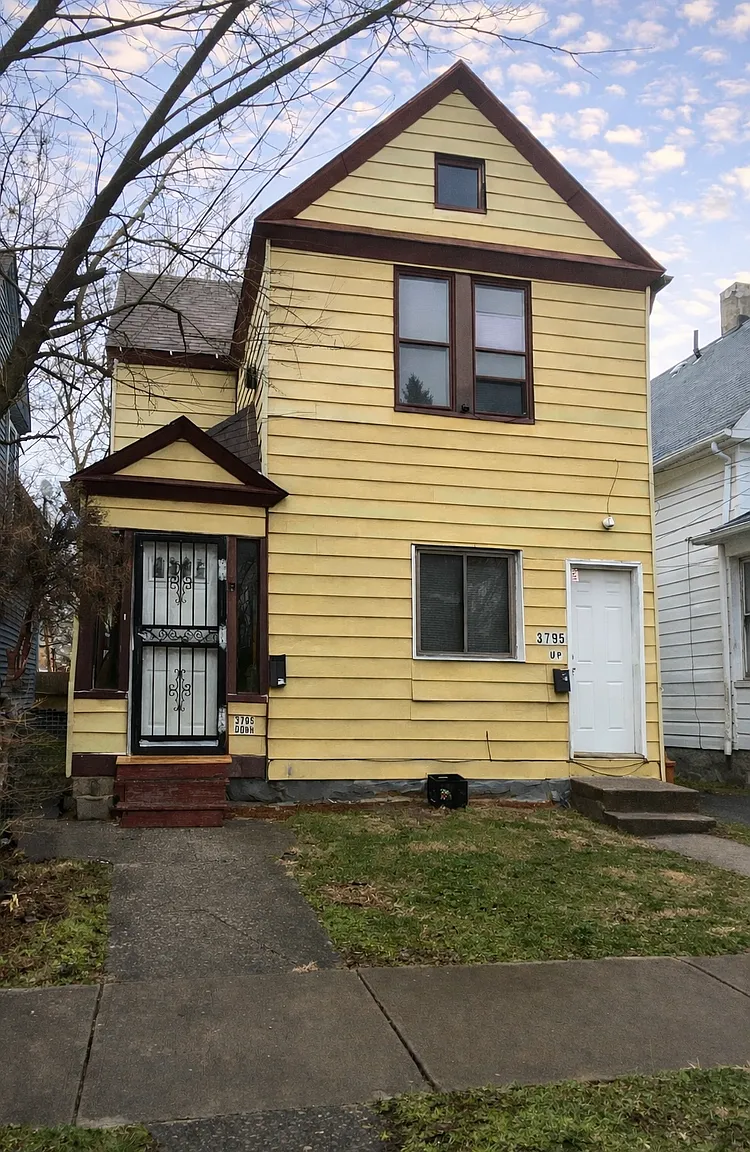 3795 W 37th St photo 1