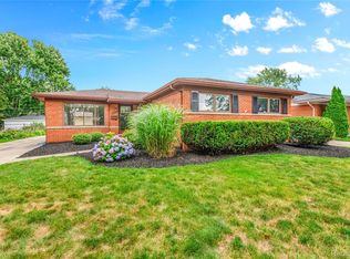 31424 Marilyn Dr, Warren, MI