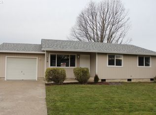 110 S Grove Ln, Sutherlin, OR 97479