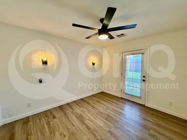 9441 N 15th Pl — Photo 17