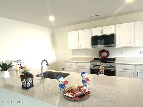 2nd image of 2408 Brookville Dr #B