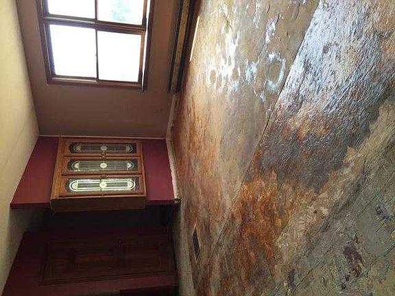 living room from breezeway entry