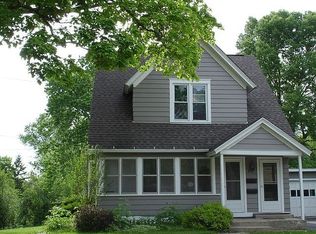 216 Howard St, Geneva, IL 60134