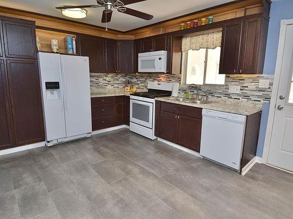 5th image of 1249 Oakfield Dr N